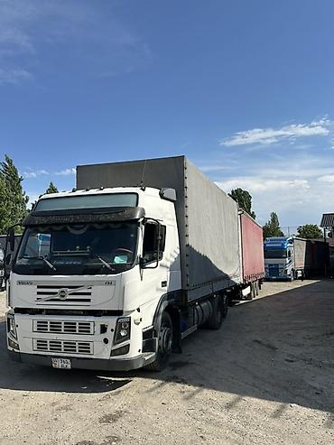 Тягачи: Тягач, Volvo, 2013 г., Шторный — 1