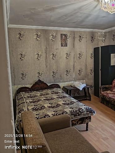 Квартиры: 2 otaqlı mənzil – mətbəx-studiya və yataq otağı ilə Xüsusiyyətlər: - — 3
