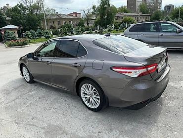 Toyota: Toyota Camry: 2019 г., 2.5 л, Вариатор, Гибрид, Седан — 11