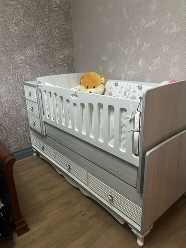 tek adamliq kravat: Oğlan üçün, Yeni, Çarpayı, Bazalı, Matras ilə, Siyirməli