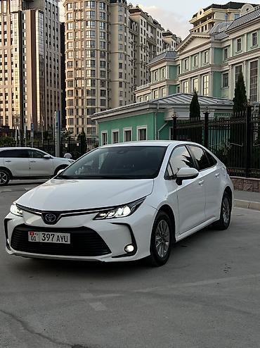 byd e2: Toyota Corolla: 2022 г., 1.8 л, Автомат, Гибрид, Седан — 2