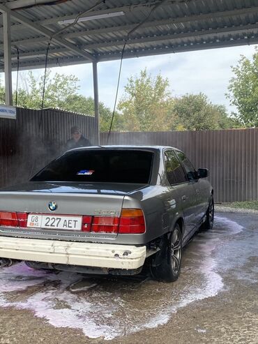 BMW: BMW 520: 1990 г., 2 л, Механика, Бензин, Седан — 2