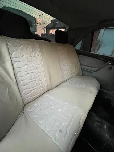 Mercedes-Benz: Mercedes-Benz C 180: 1.8 l | 1996 il Sedan — 4