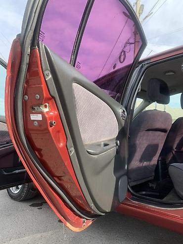 ош авто базар: Toyota Avensis: 2001 г., 2 л, Кол менен иштөөчү, Бензин, Седан — 5