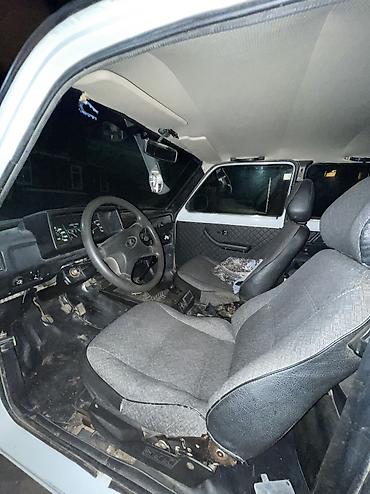 tap az 015: VAZ (LADA) 4x4 Niva: 1.7 l | 2005 il 287111 km Ofrouder/SUV — 9