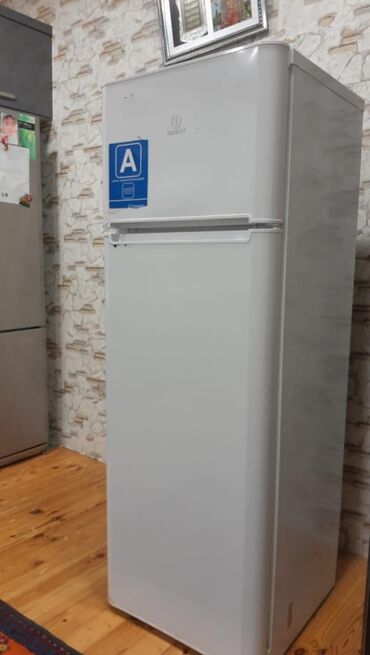 Mətbəx texnikası: Indesit soyuducu Tecili evden cixmalidir qiymet 170 azn Unvan:Bine