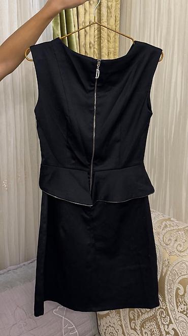 Повседневные платья: Женские платья — 2 модели 1) Черное платье в белый горох: - Принт — 3