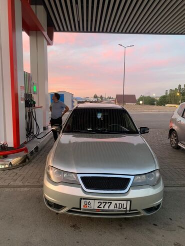 битые машины: Daewoo Nexia: 2011 г., 1.6 л, Механика, Бензин, Седан