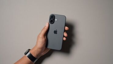 iphone 7 ekrani: IPhone 16, 128 GB, Qara