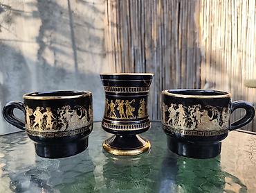 bacac diska statua: Set grčkih suvenira od tamno plavog porcelana s pozlatom – 3 dela i — 2