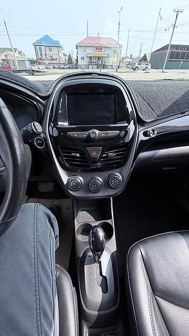 Chevrolet: Chevrolet Spark: 2018 г., 1 л, Автомат, Бензин, Хэтчбэк — 28