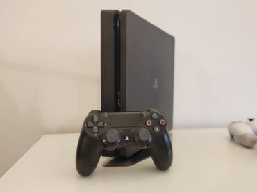 playstation na prodaju: Prodajem konzolu Sony Playstation 4 od 1.5TB, čipovana, sa punim