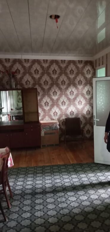 binə qəsəbəsində evlər: Kiraye verilir mehle evi uzun muddeti aileye Eminbeyli kucesi 40