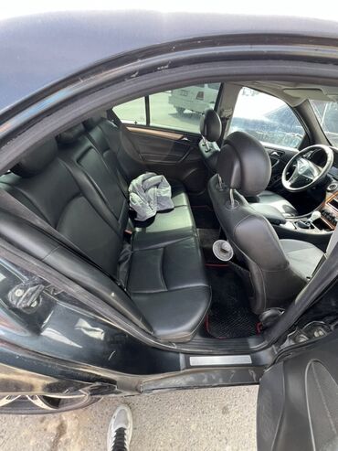 машинка гелик: Mercedes-Benz C-Class: 2004 г., 2 л, Механика, Бензин, Седан