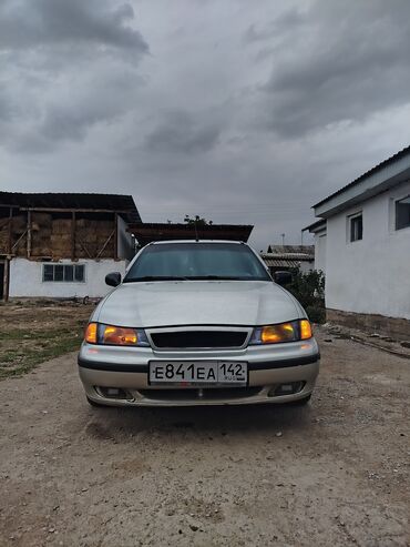 амортизатор степвагон: Daewoo Nexia: 1994 г., 1.5 л, Механика, Бензин, Седан