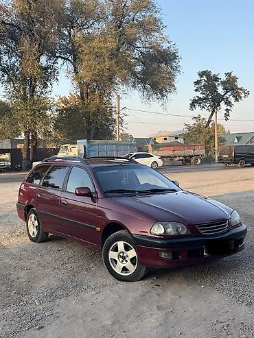 Унаа сатуу: Toyota Avensis: 1999 г., 1.8 л, Кол менен иштөөчү, Бензин, Универсал — 1