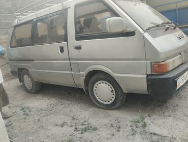 автомобиль на расрочку: Nissan : 1994 г., 2 л, Механика, Дизель, Минивэн