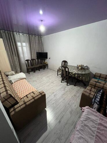 кок добо: 1 комната, 35 м², Элитка, 9 этаж, Старый ремонт