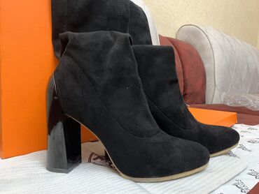 Сапоги: Очень удобные классные ботфорты от бренда HERMES Качество отличное — 9