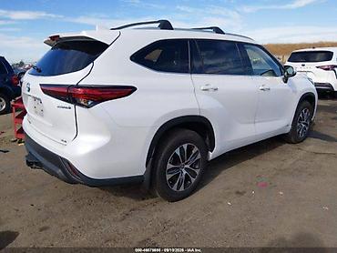 highland: Toyota Highlander: 2022 г., Автомат, Гибрид — 2