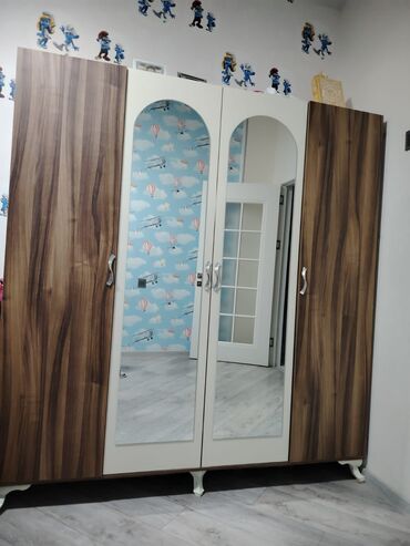 Qonaq otağı dəstləri: Qarderob, paltar dolabı