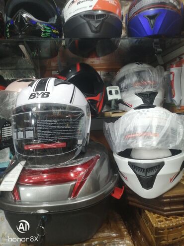 Moto dəbilqələr: Moto Kaskalar 29azn 1-ci şəkildəki Ag Kaska 29azn. Kaskanın altındakı -da lalafo.az — 4 Moto dəbilqələr: Moto Kaskalar 29azn 1-ci şəkildəki Ag Kaska 29azn. Kaskanın altındakı — 4