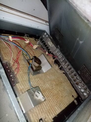 Šporeti i ugradne ploče: Elektricni sporet gorenje ringle rade, ima brzu ringlu, rerna greje — 11