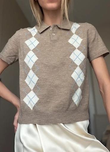 MANGO polo yaxa kofta 
bir neçe defe geyilib teze kimidir