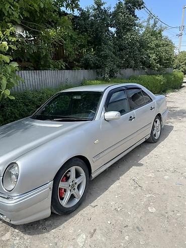 радиатор сешка: Mercedes-Benz E-Class: 1995 г., Седан — 1