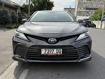трактор камера: Toyota Camry: 2021 г., 2.5 л, Вариатор, Гибрид, Седан — 2