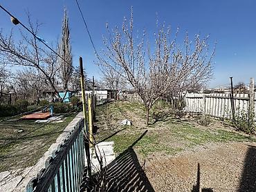 Продажа коттеджей и домов: Продаётся участок в селе Новопавловка! Площадь: 8,5 соток. Дом — 9