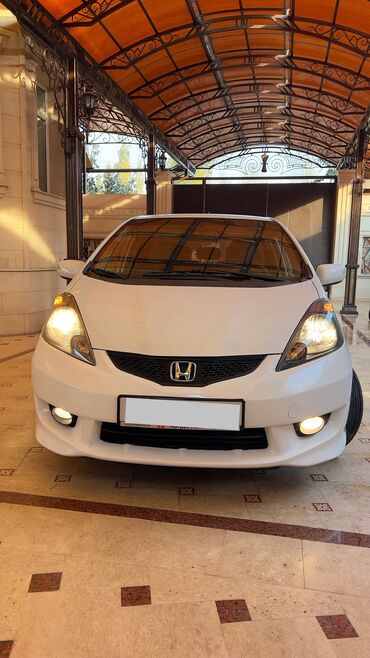 диски на опель зафира а: Honda Fit: 2010 г., 1.5 л, Автомат, Бензин, Седан