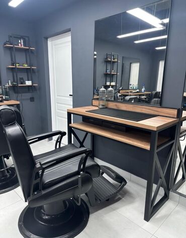 купить компьютерное кресло в бишкеке: Продаётся новый комплект. Зеркало, стол и кресло барбера