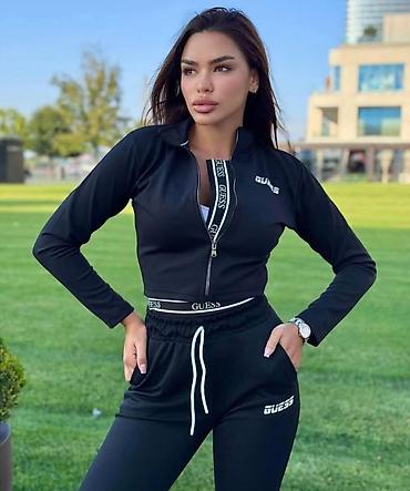 pull and bear dzemperi: Trenerke komplet Guess gornji i donji deo. - Gornji deo kraci sa — 5
