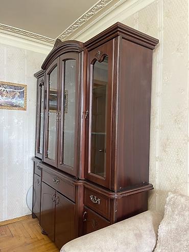Bufetlər: Klassik üslubda vitrin-bufet( qiymet razilasariq) - Material: tünd — 2