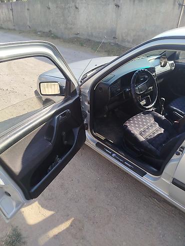 Продажа авто: Volkswagen Golf: 1992 г., 1.8 л, Механика, Бензин, Хэтчбэк — 9