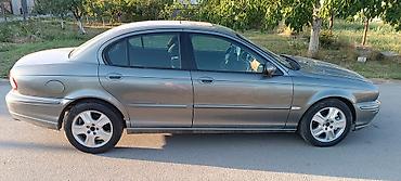 crvene: Set alu felni sa gumama – Ford 16" - Broj felni: 4 komada - — 4