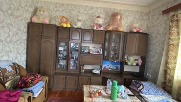 Kirayə qaraj: 0.06ha torpaq sahəsi. 109.6 kv.m yaşayış, 64.6 kv.m köməkçi sahə — 33