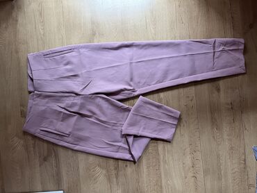 Pantalone: XL (EU 42), Visok struk, Drugi kroj pantalona