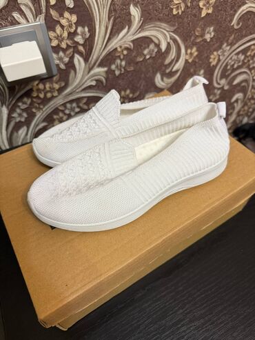 ağ mokasinlər: Ölçü: 36, rəng - Ağ, İşlənmiş