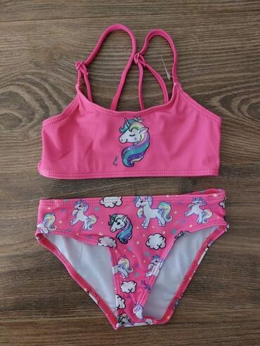 Ostala dečija odeća: Dečiji kupaći kostimi
Cena 1500 din — 8