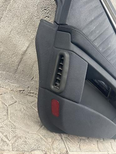 бу чехлы: Дверная карта Mercedes-Benz 2005 г., Б/у, Оригинал — 1