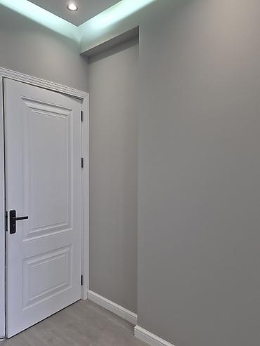 Təmir işləri: - Daxili dizayn: açıq-boz və ağ tonlarda müasir üslub, hamar divar — 18