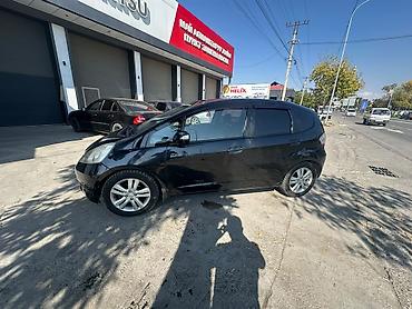 срочно портер сатылат: Honda Jazz: 2009 г., 1.5 л, Кол менен иштөөчү, Бензин, Хетчбек — 4