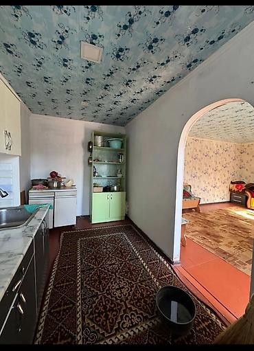 Продажа коттеджей и домов: Срочно продается большой дом 140м² в г.Бишкек ж/м Балбан таймаш 5 — 12