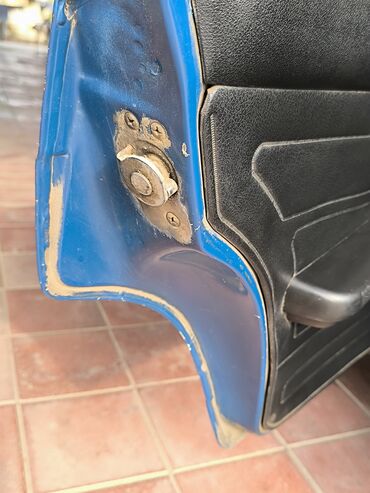 VAZ (LADA): VAZ 2107, mavi rəngli sedan Xüsusiyyətlər: - Kuzov: sedan, klassik — 15