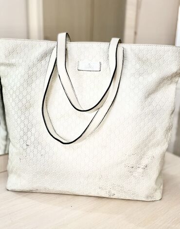 белая сумка: Продаю сумку в отличном состоянии, большая, цена: 200 с