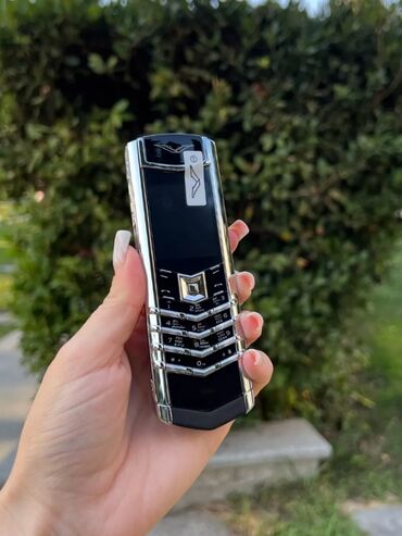 телефон fly ts 114: Vertu Signature Touch, цвет - Золотой, Гарантия, Две SIM карты, С документами