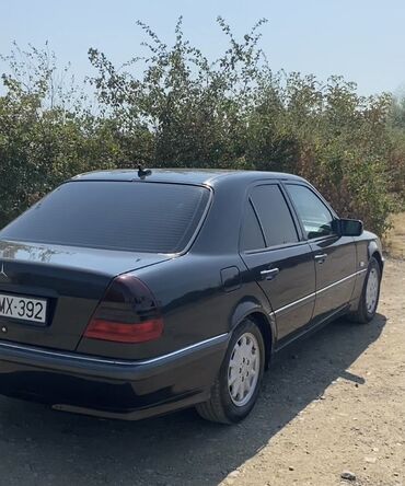 Mercedes-Benz: Mercedes-Benz E-Class: 1.8 l | 1998 il Sedan — 2