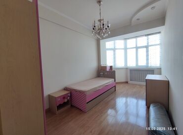 Долгосрочная аренда квартир: 3 комнаты, Риэлтор, Без подселения, С мебелью полностью — 19